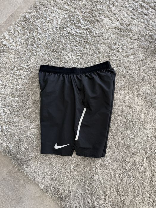 Чоловічі бігові шорти Nike Dri Fit