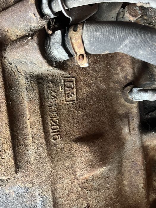 Продам блок двигуна та задню плиту двигун 544.1