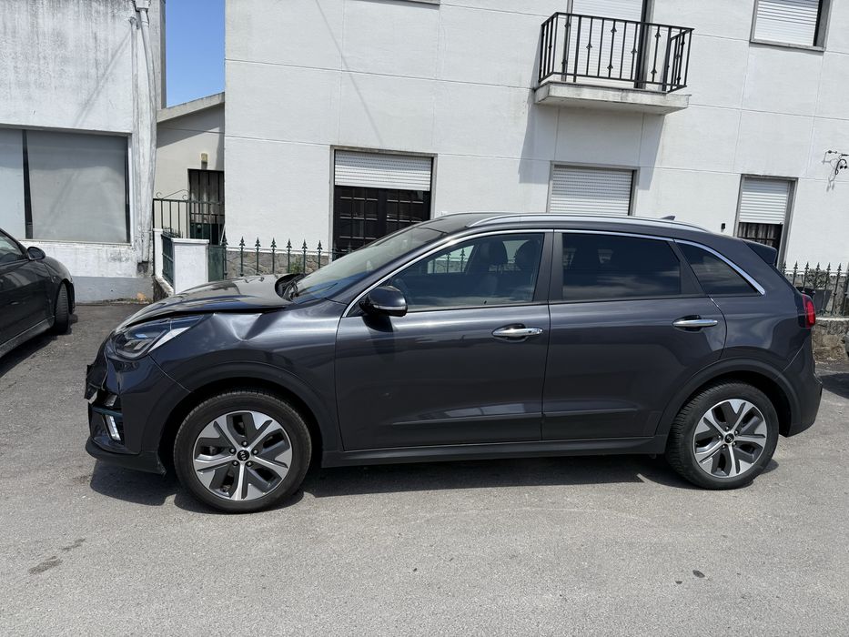 KIA NIRO ELECRTICA 204 CV 150 kw (RESERVADO)