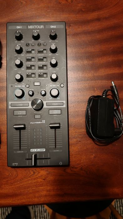 Controladora DJ Reloop Mixtour