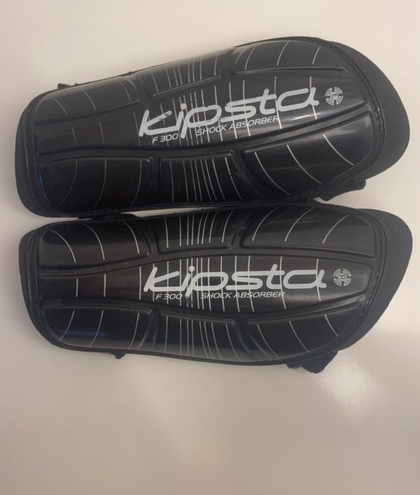 Caneleiras Kipsta F300 Shock Absorber Pretas
