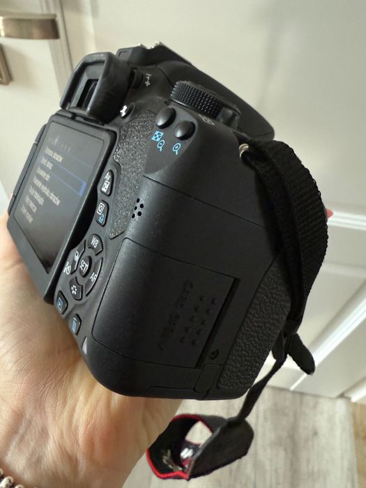 Aparat Canon Eos 700D + 18-55 + Tamron 70-30mm