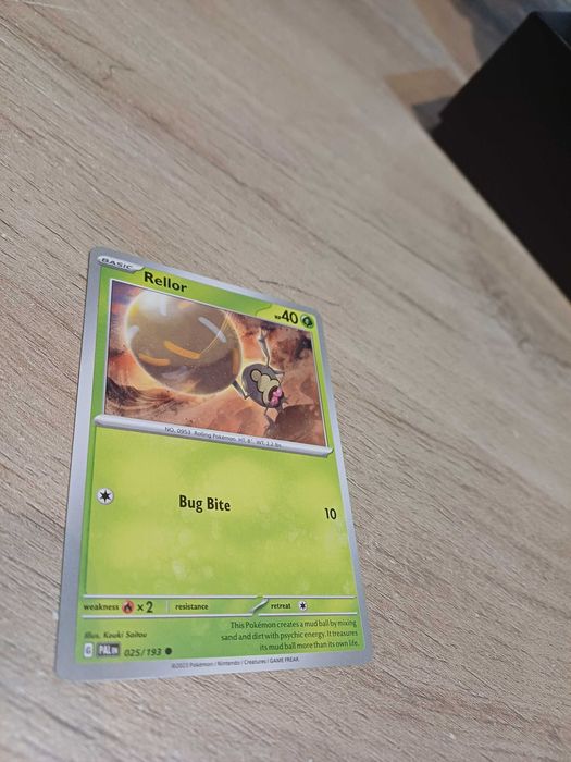 Carta Pokémon Rellor #25