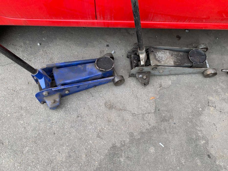 продам домкрат подкатной