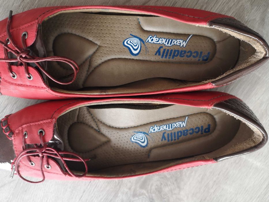 Sabrinas em tons vermelho e castanho, Piccadilly, 35