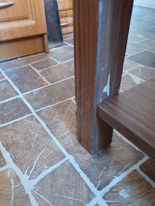 Столик журнальний