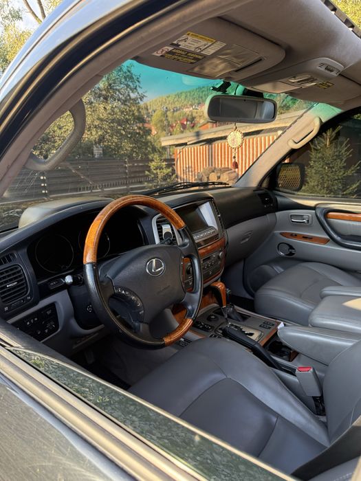 Продам Lexus LX470