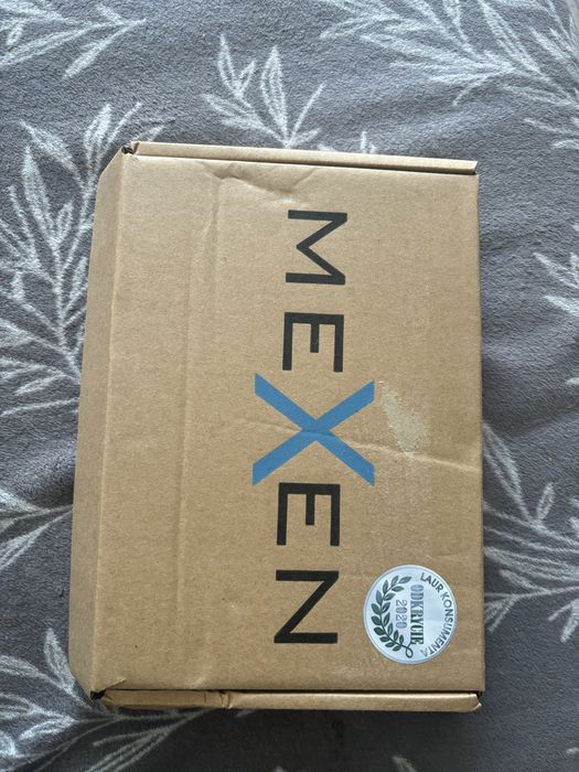 Przycisk spłukujący złoty