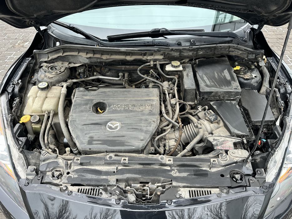 Продам свою автівку Мазда 3 Хетчбек 2012