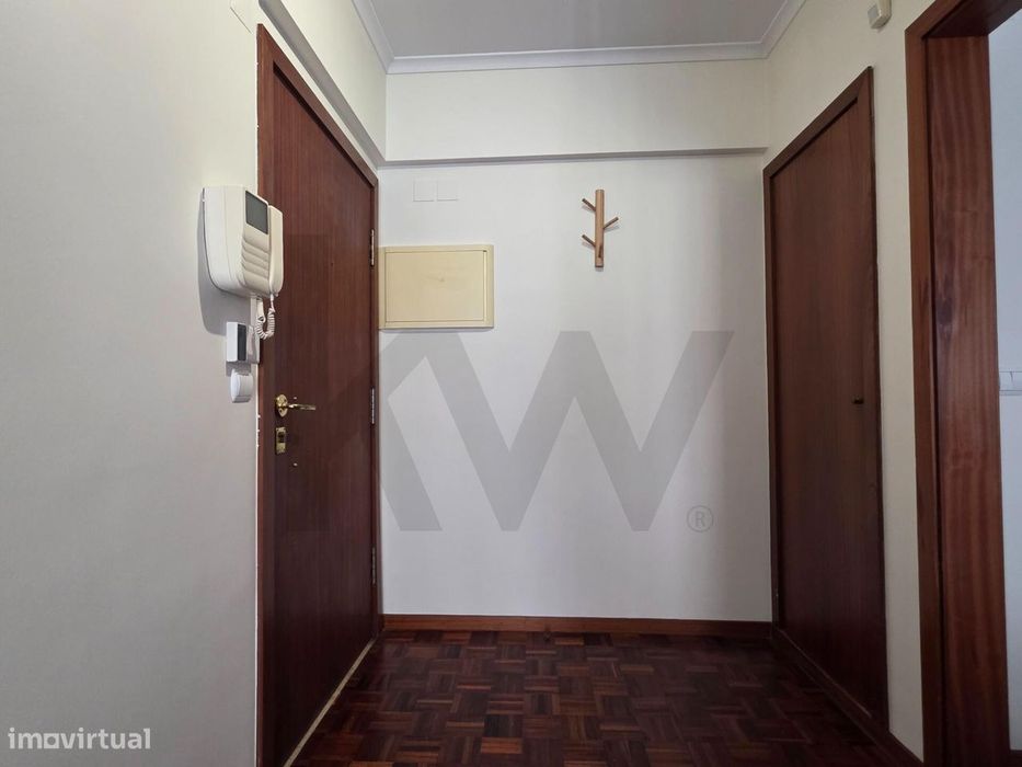 Apartamento T2 para arrendar em Telheiras - Garagem - Arrecadação