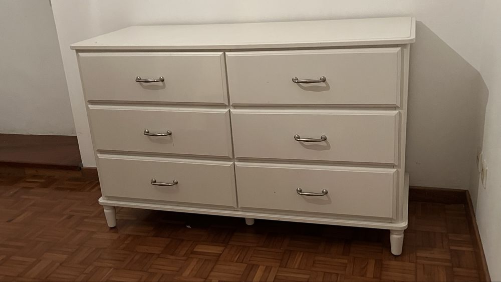 Comoda 127,5 x 49 x 81 (comp/ larg/alt em cm)