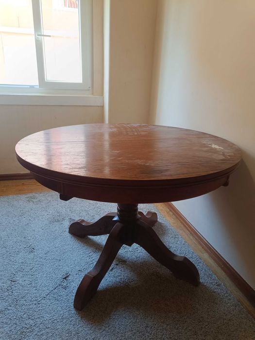 Mesa antiga desmontável