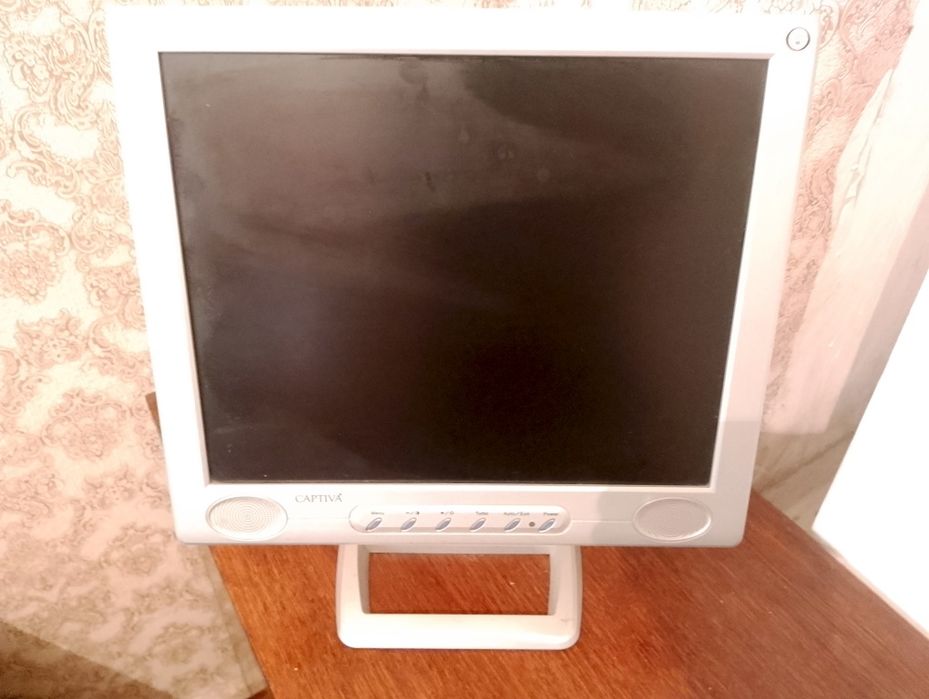 Монітор 17 дюймів, з блоком живлення на 19в.