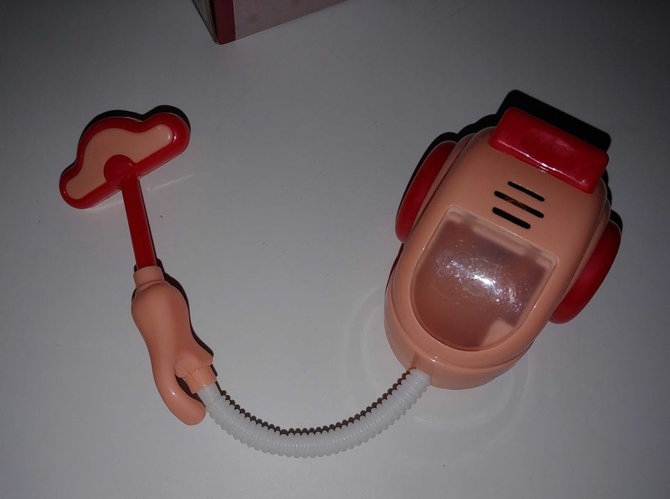 Детские игрушки Пылесос с подсветкой и звуком для кукол Барби