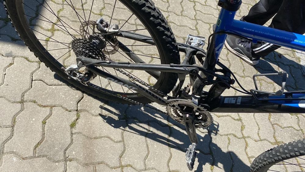 Bicicleta Giant de downhill