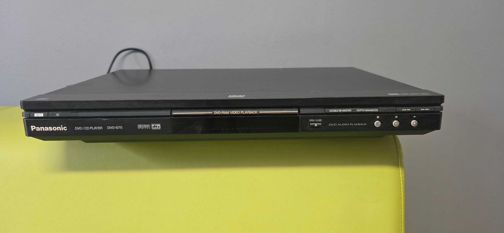 Odtwarzacz DVD Panasonic S-75.