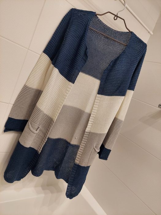 Sweter w paski z długim rękawem