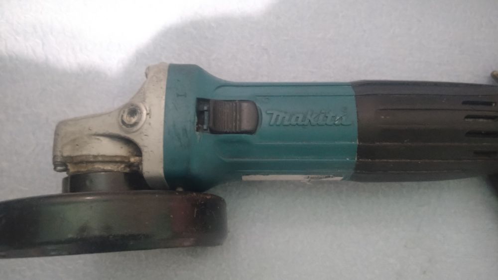 Болгарка Макіта GA 5030