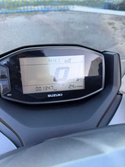 Suzuki Burgman EX 125 com 1347 km