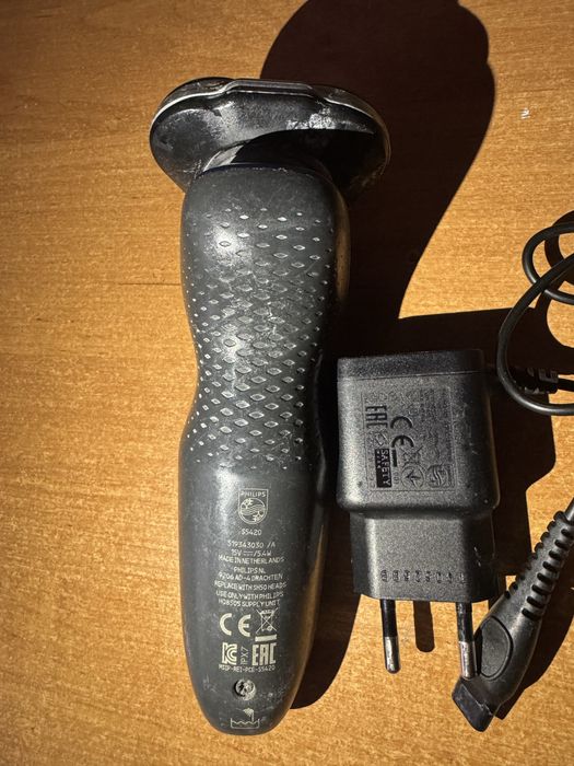 Продам електробритву Philips AquaTouch S5420