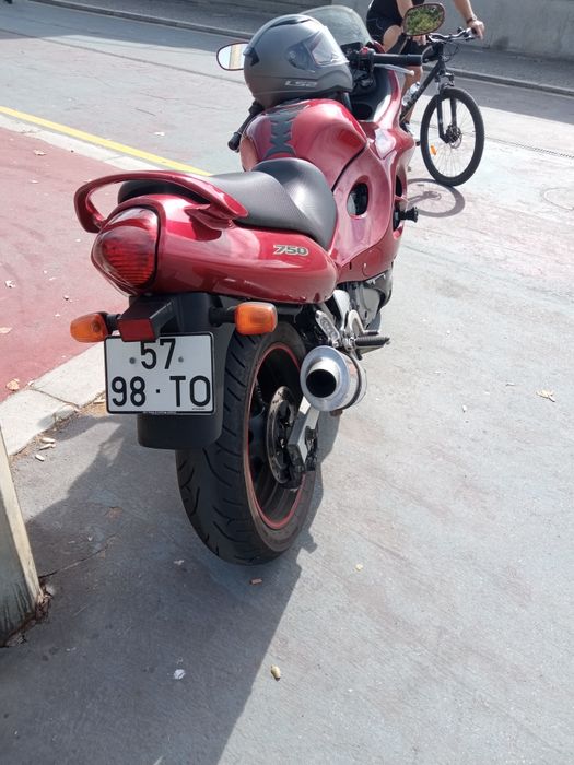 Suzuki gsxf 750 / 2002