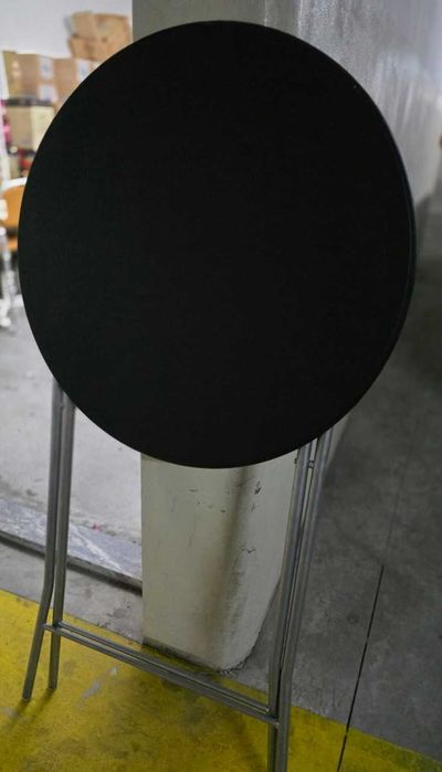 Conjunto mesa alta e 2 bancos cozinha/bar/varanda/área. Pouco uso.