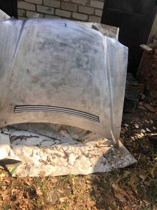 Капот Mercedes-Benz W210