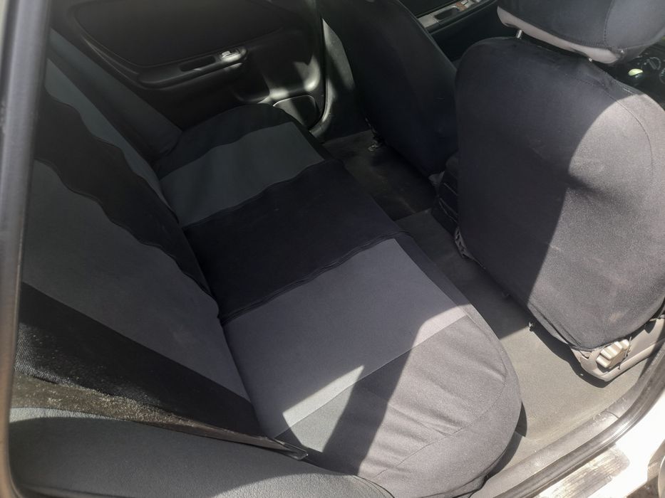 Toyota avensis t 22 , 2.0 td 2002 года