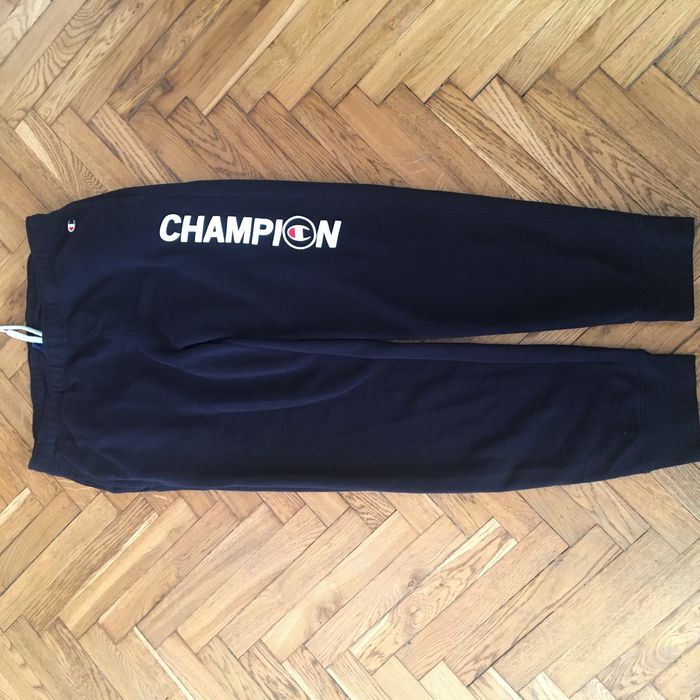 Granatowe meskie spodnie dresowe Champion