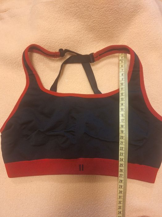 Biustonosz sportowy triumph