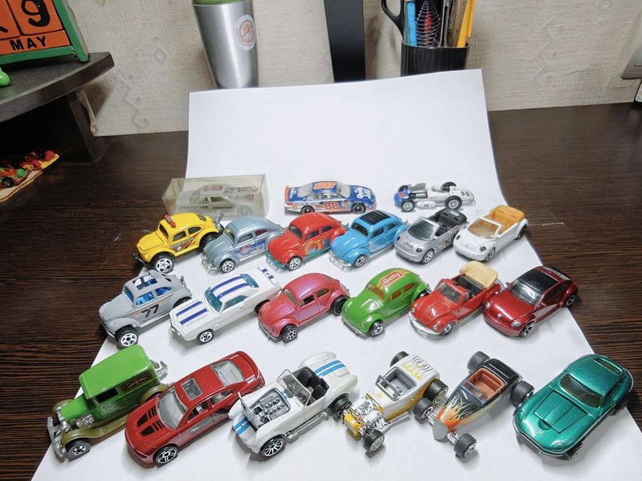 Машинки модели hot wheels matchbox Johnny lightning racing champions tomica