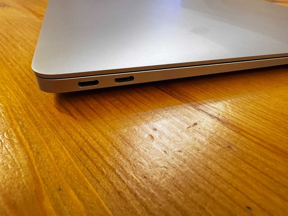 Macbook Air 13", i5, 8GB RAM, 256 GB Dysk SSD, model A2179 -stan ideal