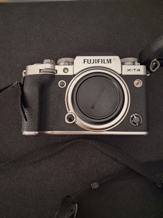 Fujifilm X-T4 Body  +  Fujinon ebc xc 50-230mm