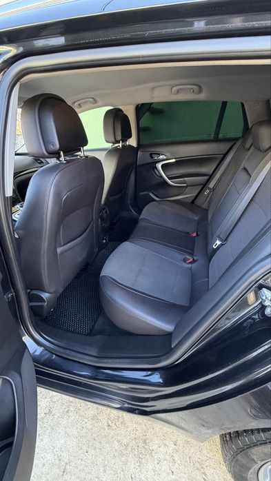 Opel Insigniya 2011р 2.0 Дизель Автомат