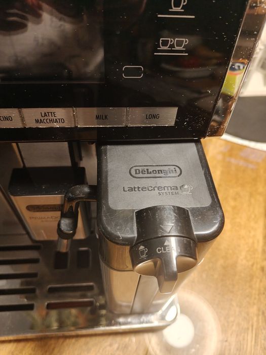 DeLonghi PrimaDonna Exclusive ESAM 6900.M.