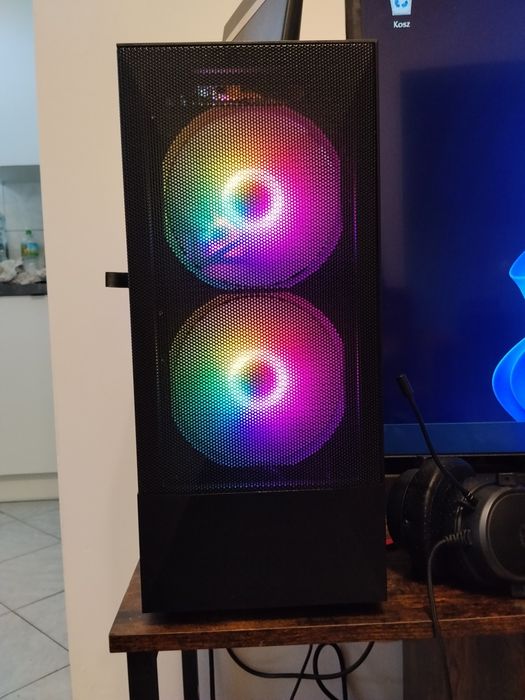 Komputer RX 6700 XT 12GB VRAM ryzen 5 3600x 16 GB SSD m2 2 TB dyski gamingowy
