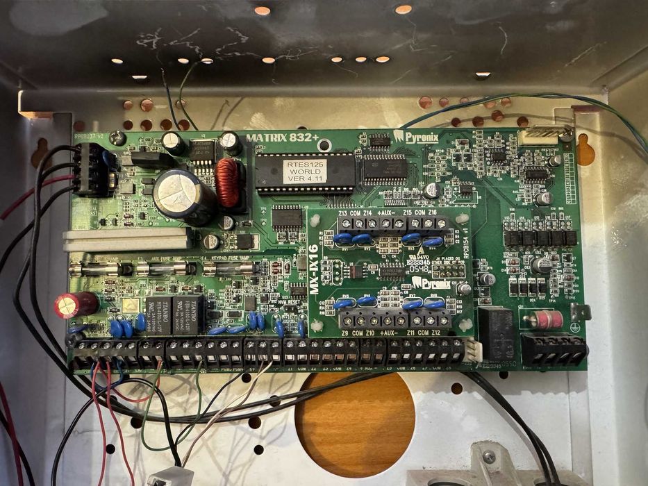 Centrala alarmowa Pyronix Matrix 832+