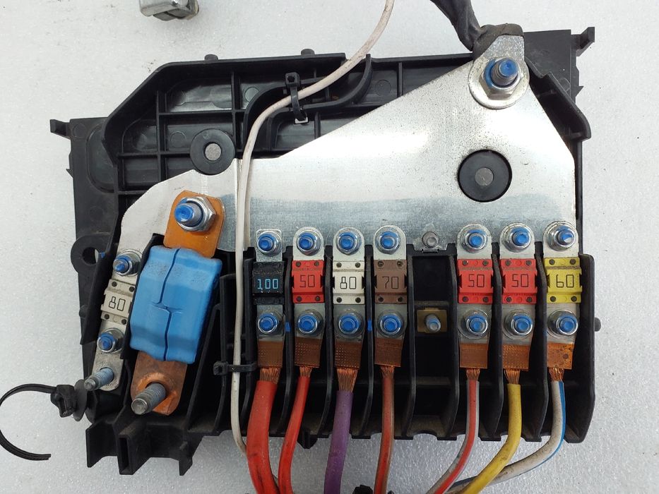 Caixa fusíveis da bateria FORD Focus III