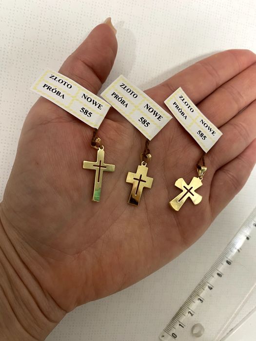 Nowa, ZŁOTA zawieszka krzyżyk , 0,81 g, próba 585, 14 K