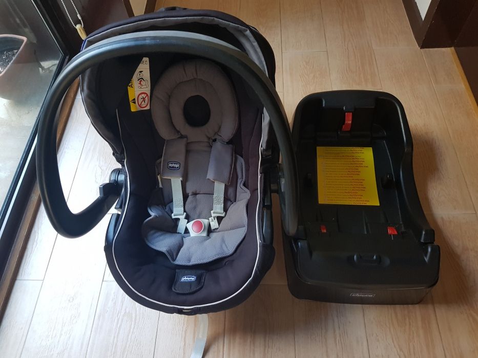 Carrinho de bebê usado