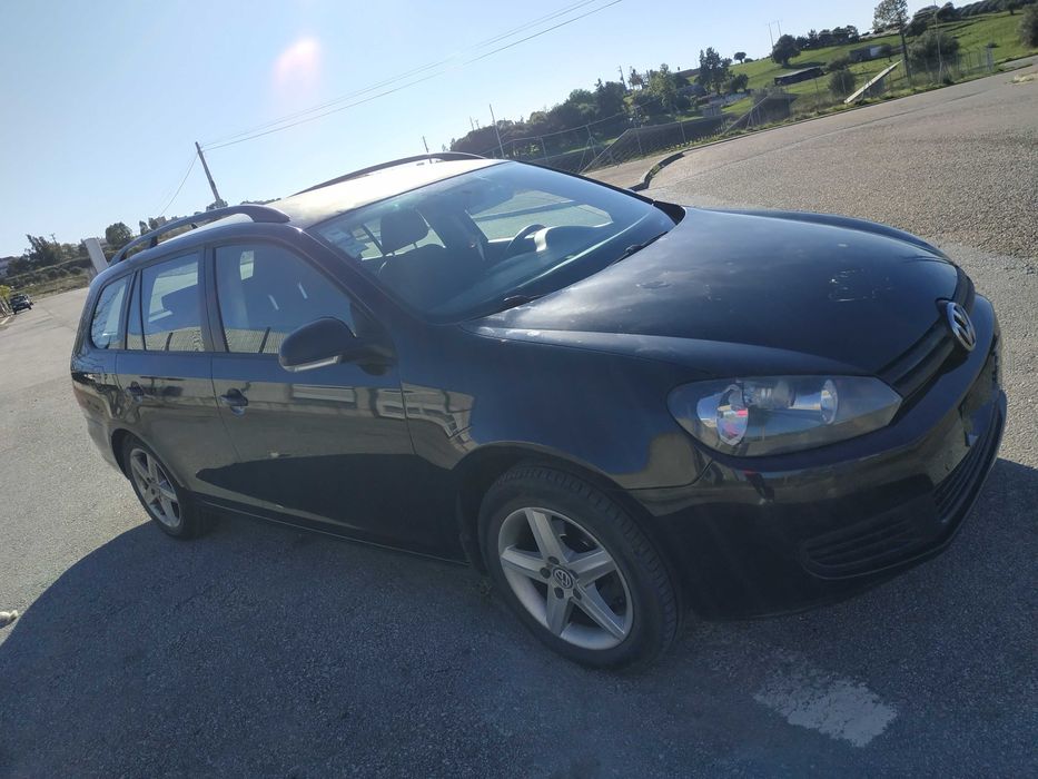VW Golf carrinha - confere Conforto, Segurança, Versátil, Espaçosa para Família, e/ou Profissionais que precisem de espaço adicional