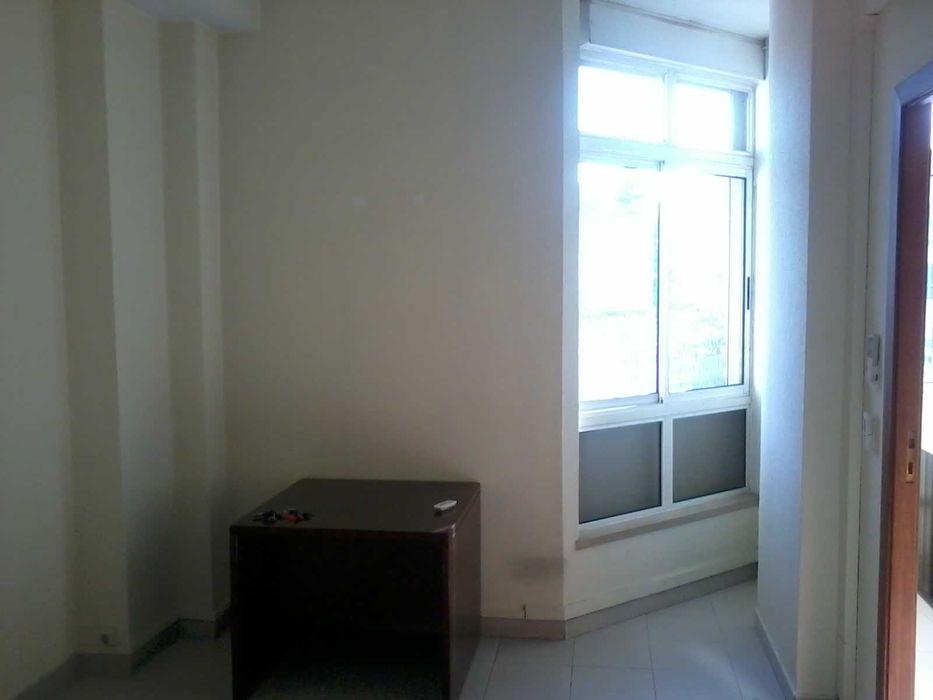 Escritório compartimentado 55 m2 -  Zona Central - Almada