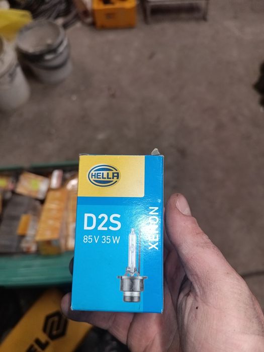 HELLA żarnik XENON D2S 35W 4300K