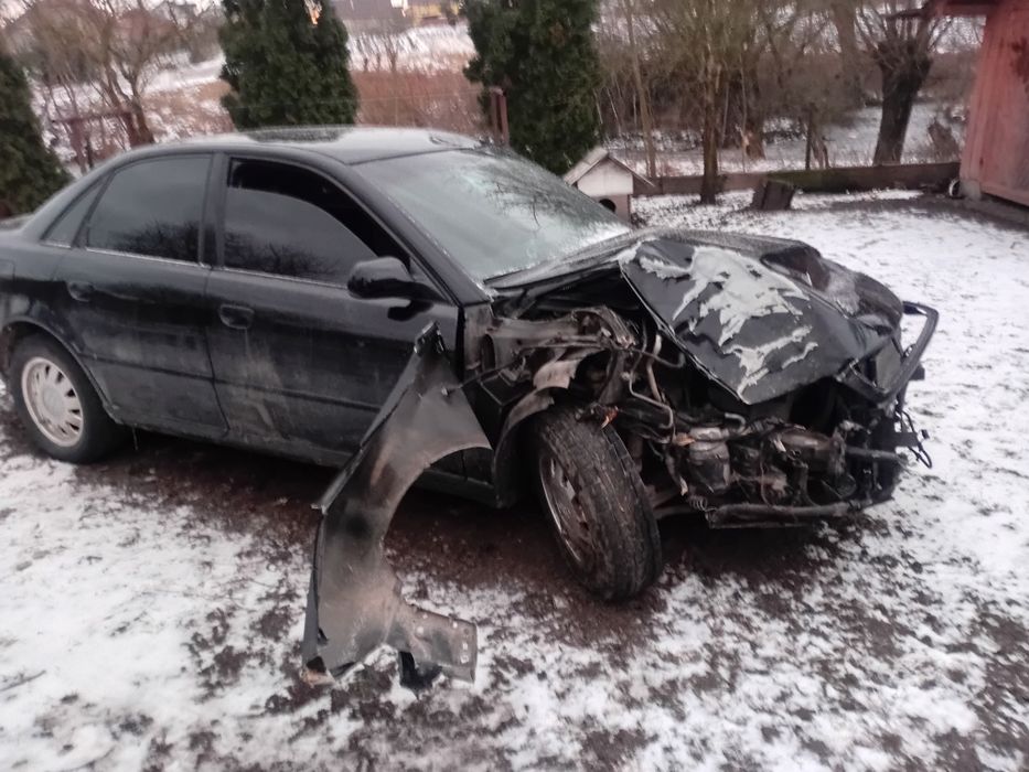 Прдам ауді а 4 б5 2000р 1.8 бензин
