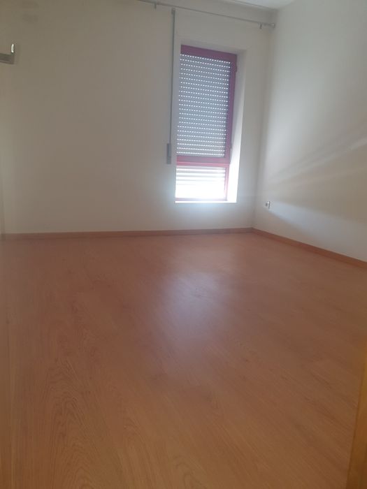 Vendo t4 renovado s. J. Madeira