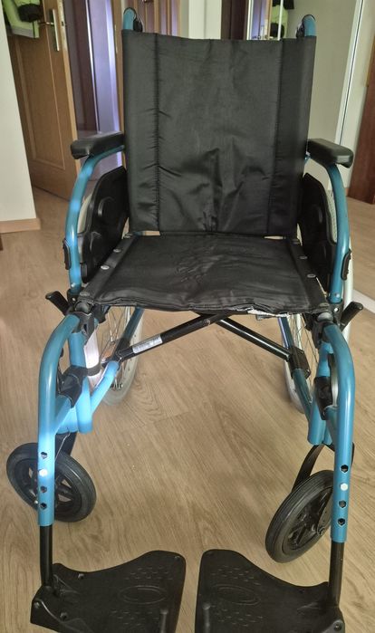 Cadeira de rodas dobrável Invacare Action 1R