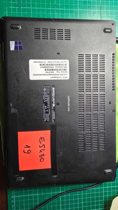 Dell Latitude E5480 Windows 10 Pro 2 sztuki stan idealny