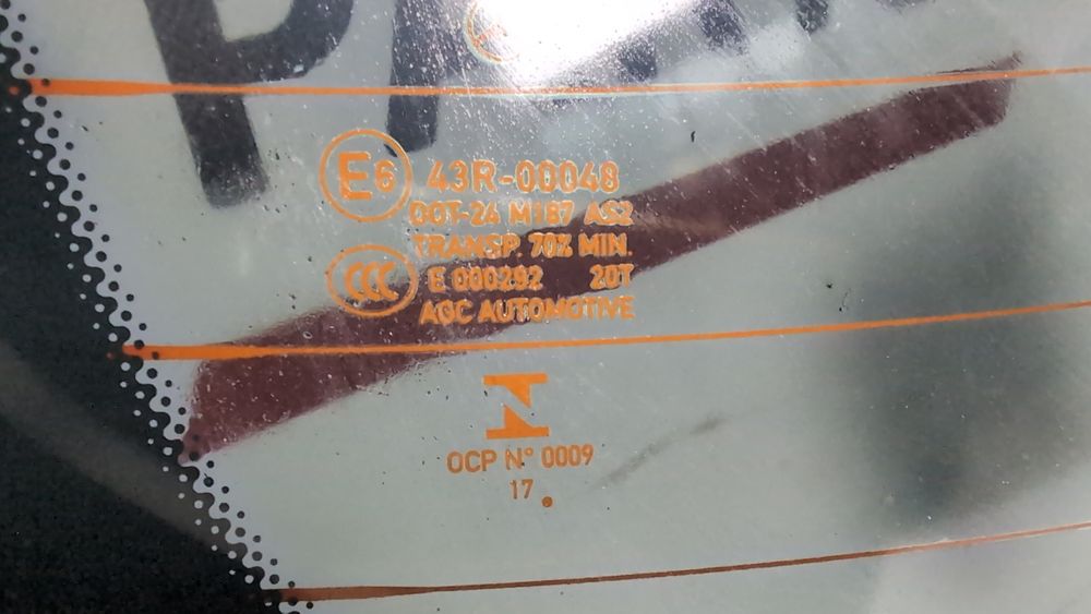 Скло заднє для Mercedes Benz C300 2015-2018