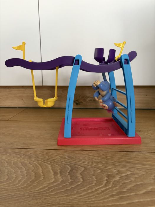 Małpka (WowWee Fingerlings) + plac zabaw