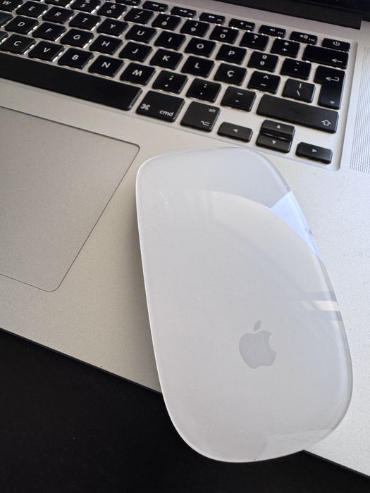 Macbook Pro Retina Mid 2015 (bateria nova + magic mouse)